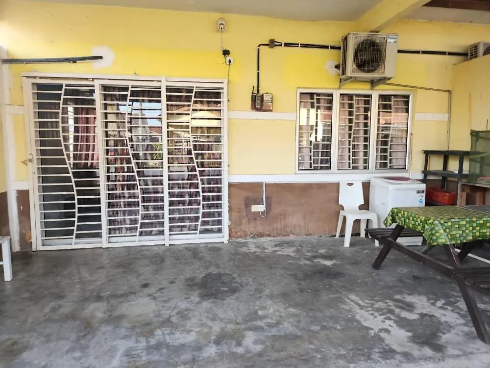 Villa D'Haja 56 Klia Sepang With 3 Airconds & Free Wi-Fi Banting  Ferienhaus Banting (Selangor)