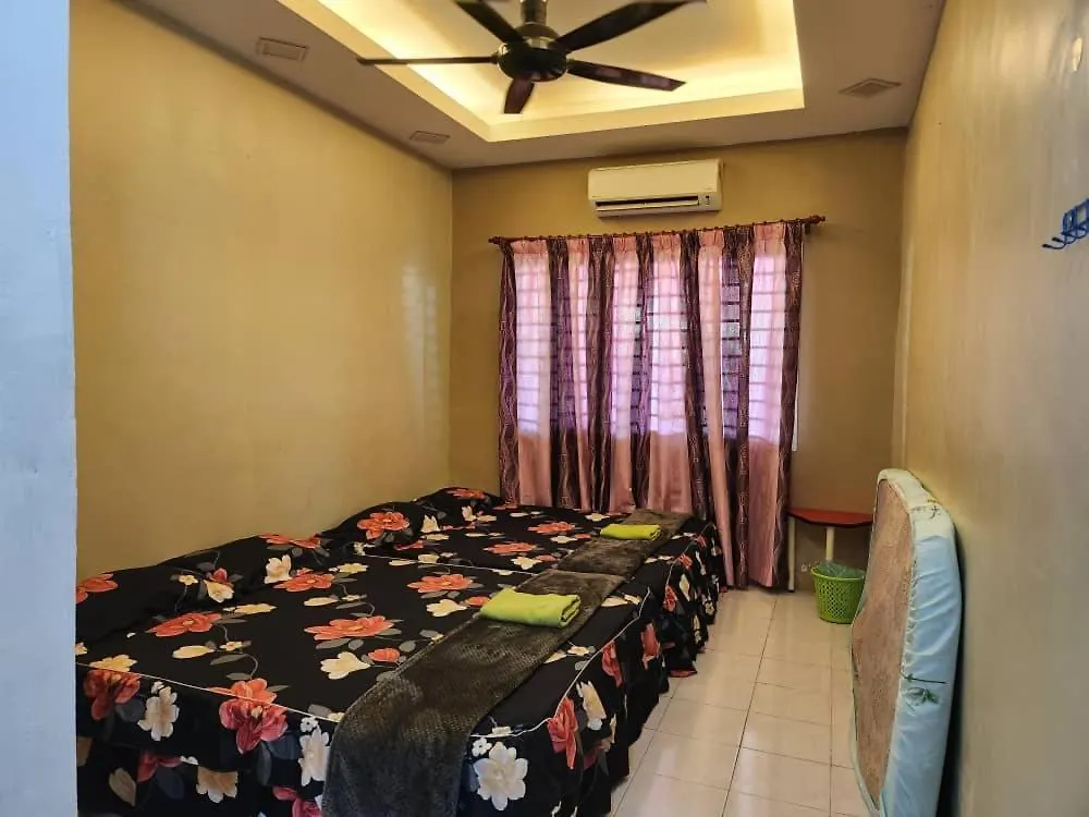 Holiday home D'Haja 56 Klia Sepang With 3 Airconds & Free Wi-Fi Villa Banting  Malaysia